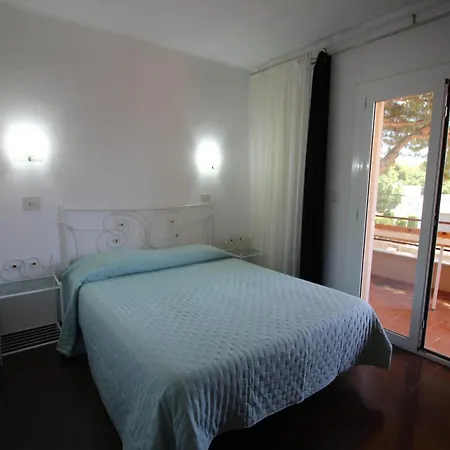 A Recer - Acogedor, Tranquilo Y Bien Situado, A Tan Solo 100 M. De La Playa. - Es-228-142 Apartment