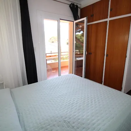 Apartment A Recer - Acogedor, Tranquilo Y Bien Situado, A Tan Solo 100 M. De La Playa. - Es-228-142 Llanca